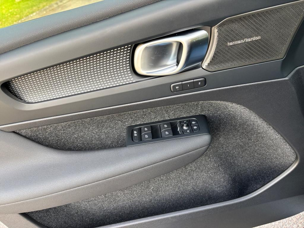 Volvo EX40