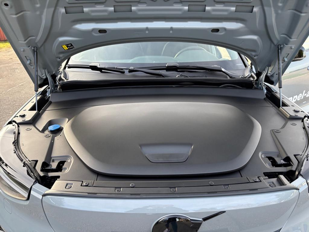 Volvo EX40