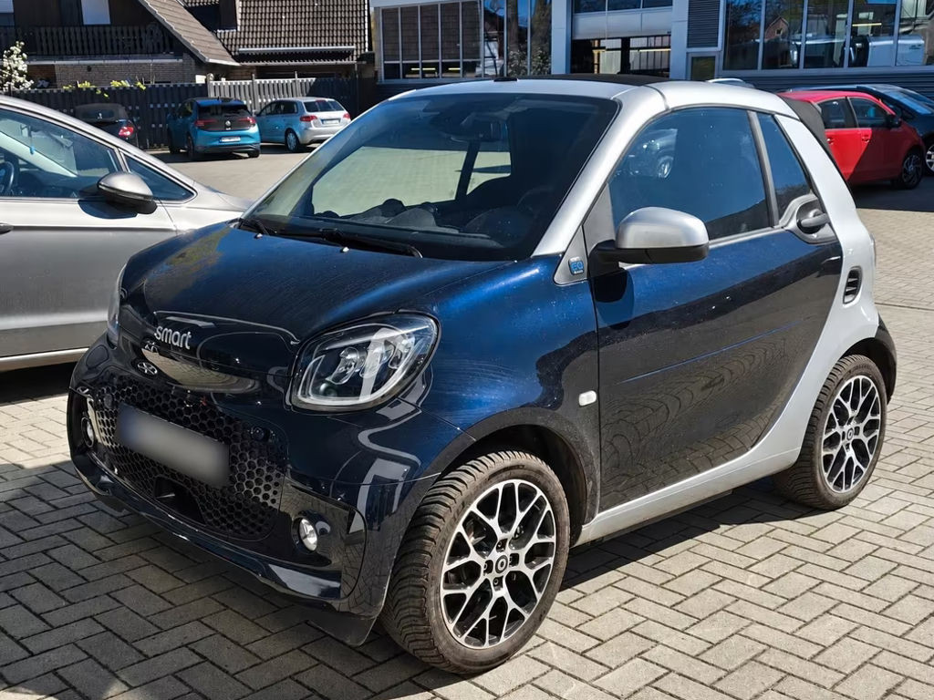 Smart EQ fortwo Cabrio JBL 22kw onboard charger