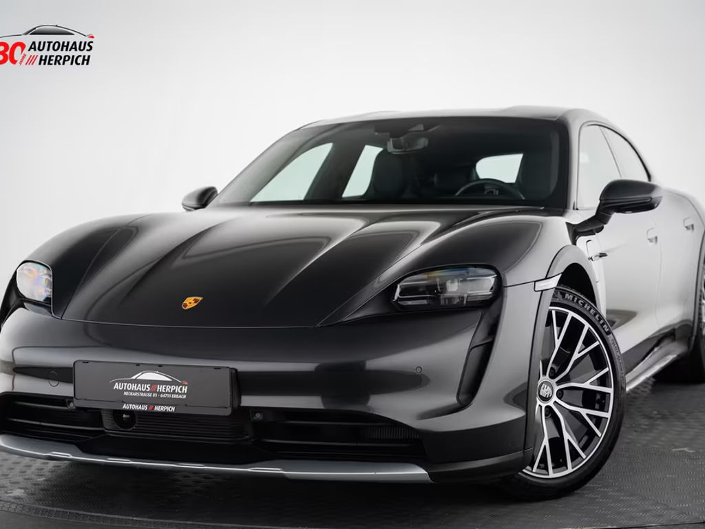Porsche Taycan Cross Turismo 4