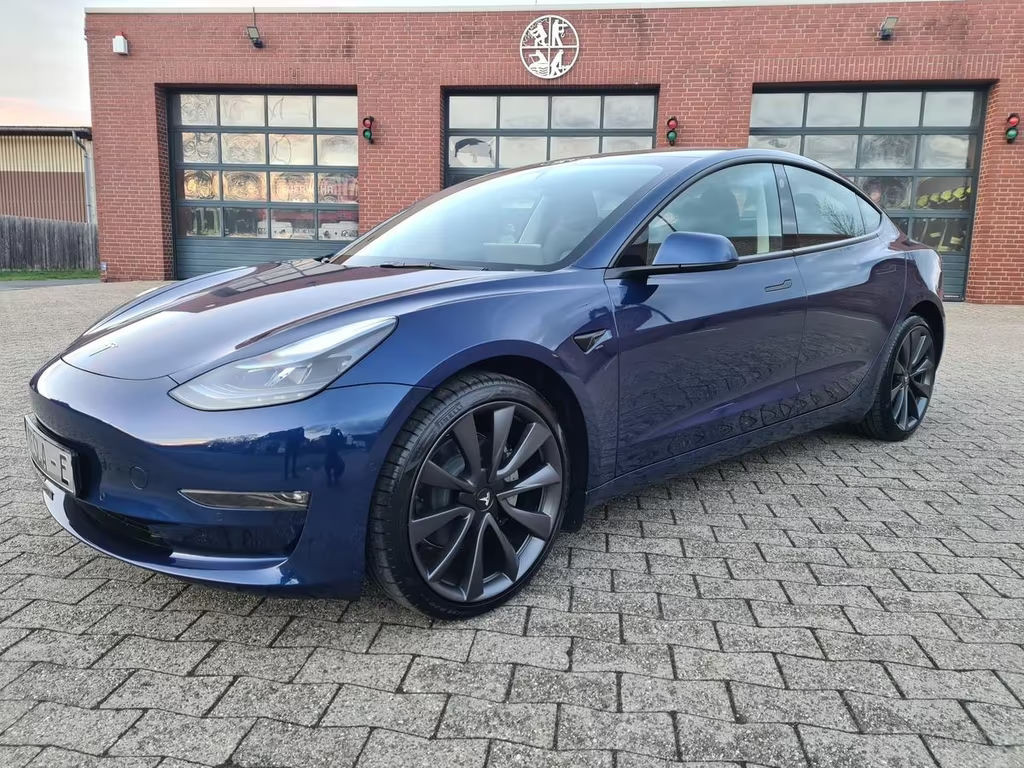 Tesla Model 3 Long Range AWD