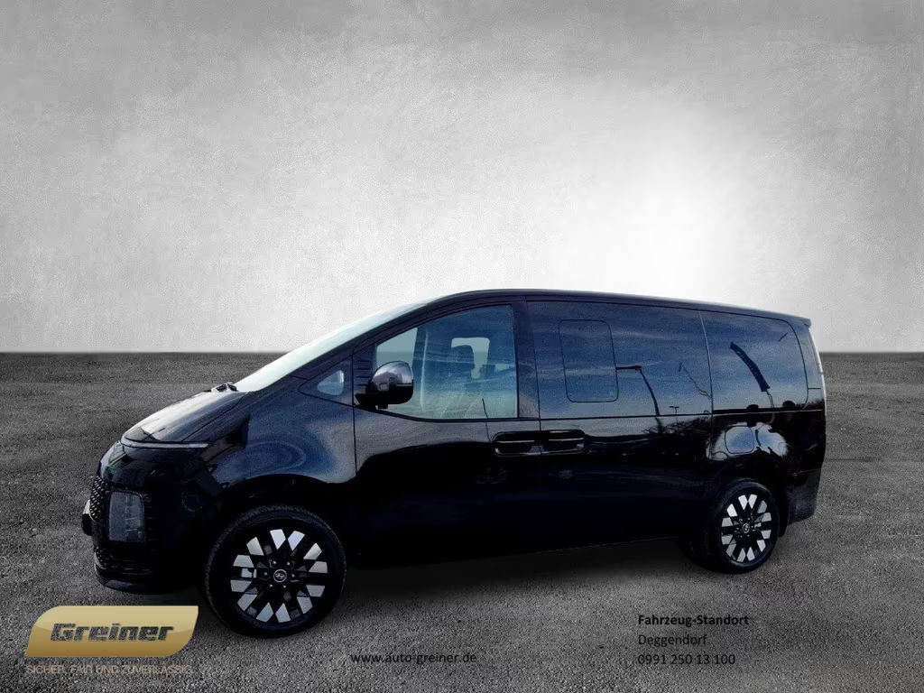 Hyundai Staria Signature