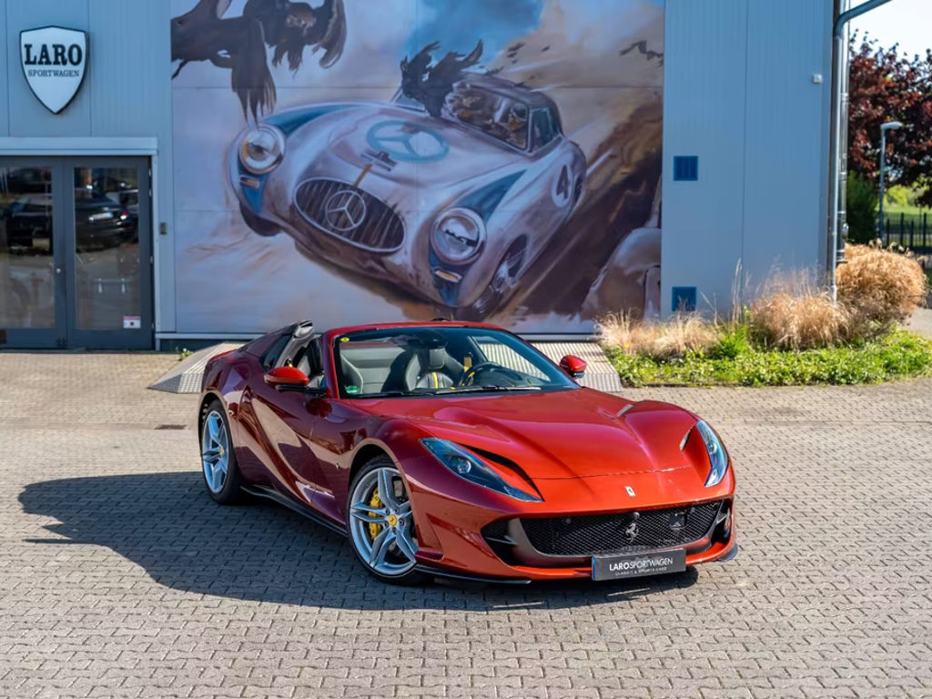 Ferrari 812
