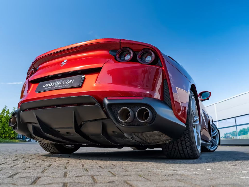 Ferrari 812