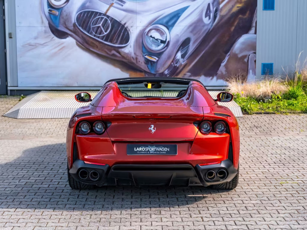 Ferrari 812