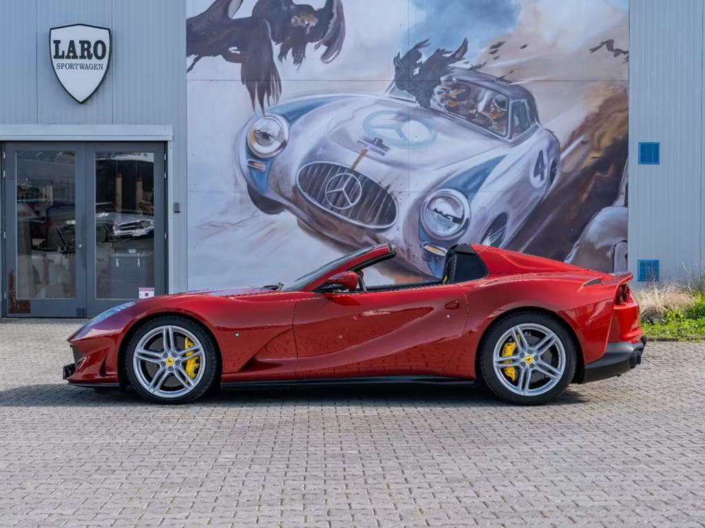 Ferrari 812