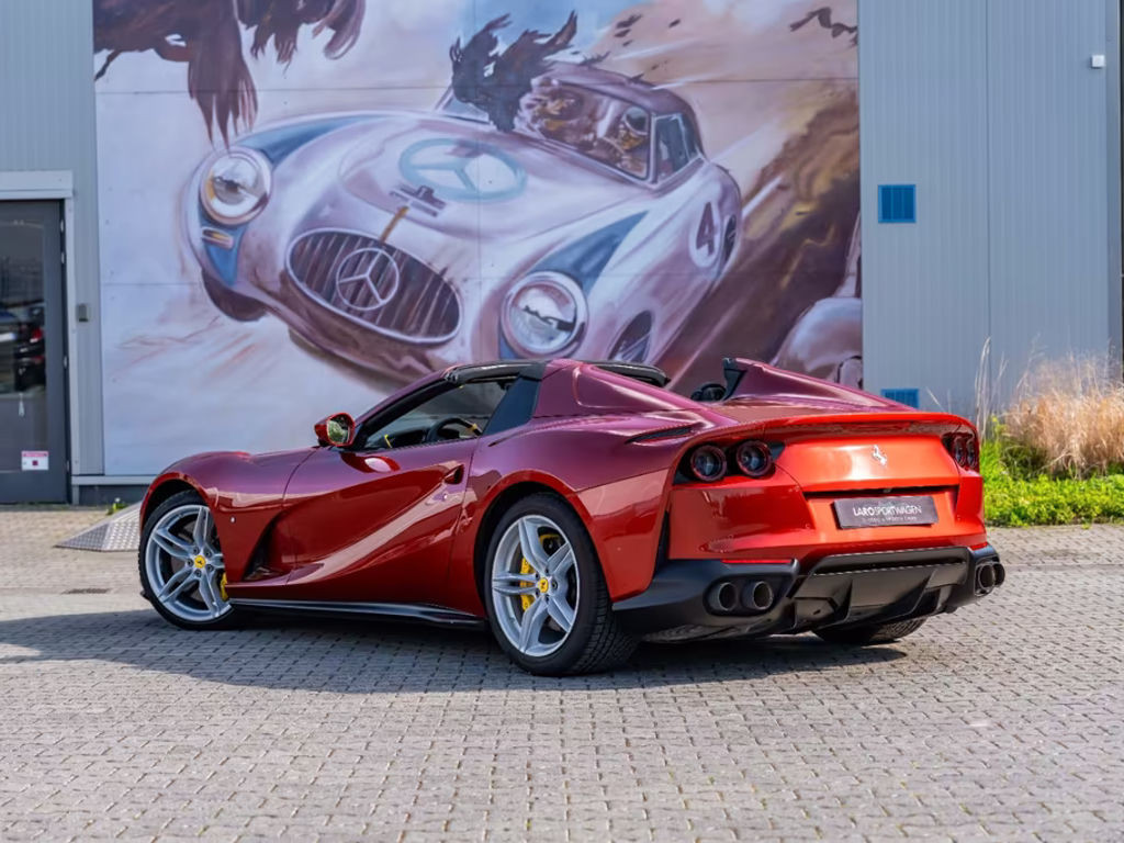 Ferrari 812