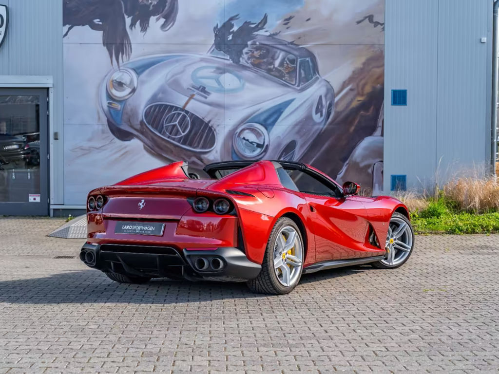 Ferrari 812