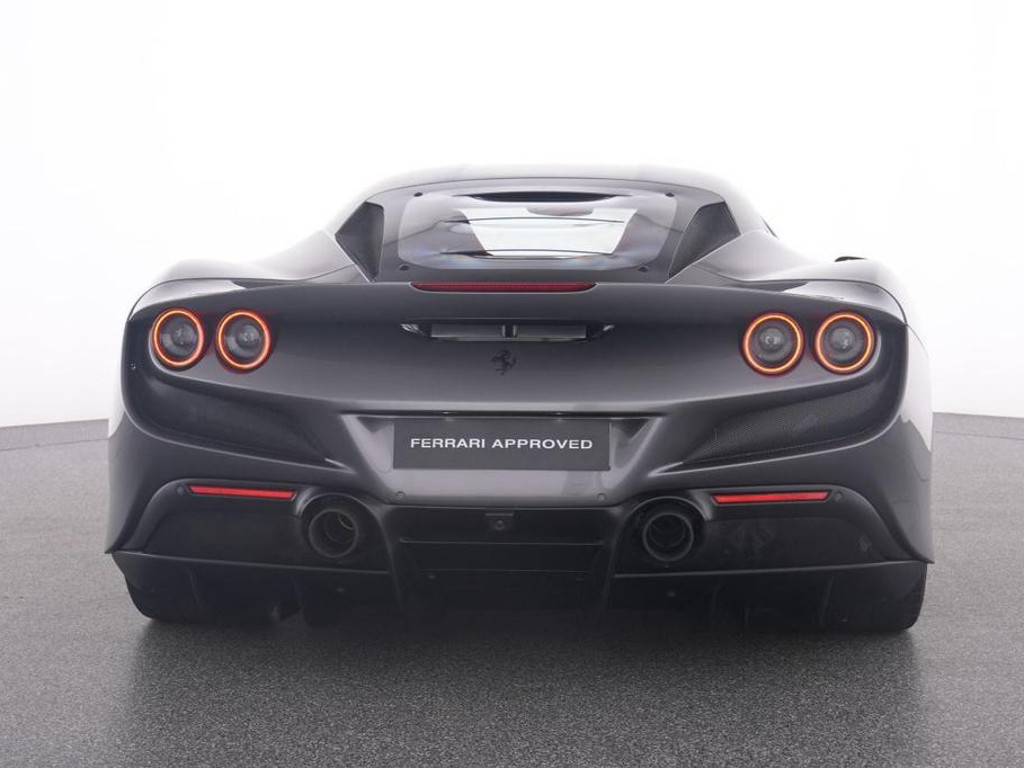 Ferrari F8