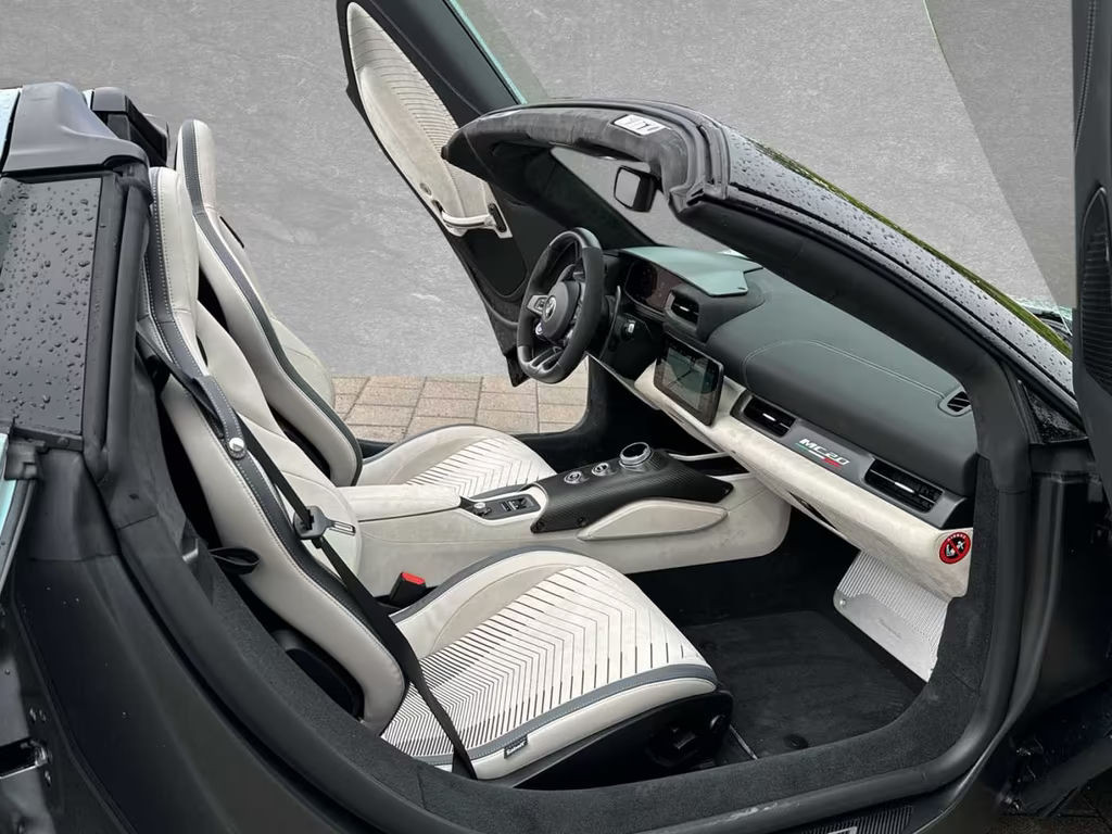 Maserati MC20