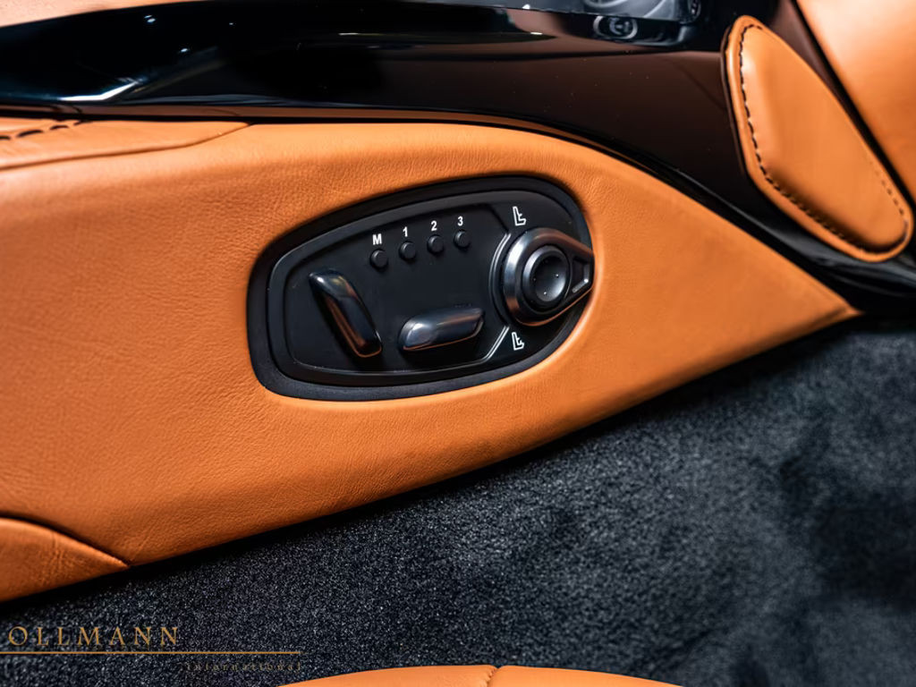 Aston Martin Vantage