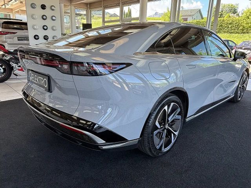 Mazda 6e