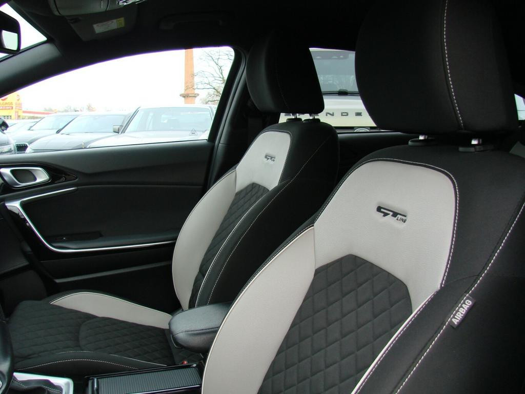 Kia ProCeed