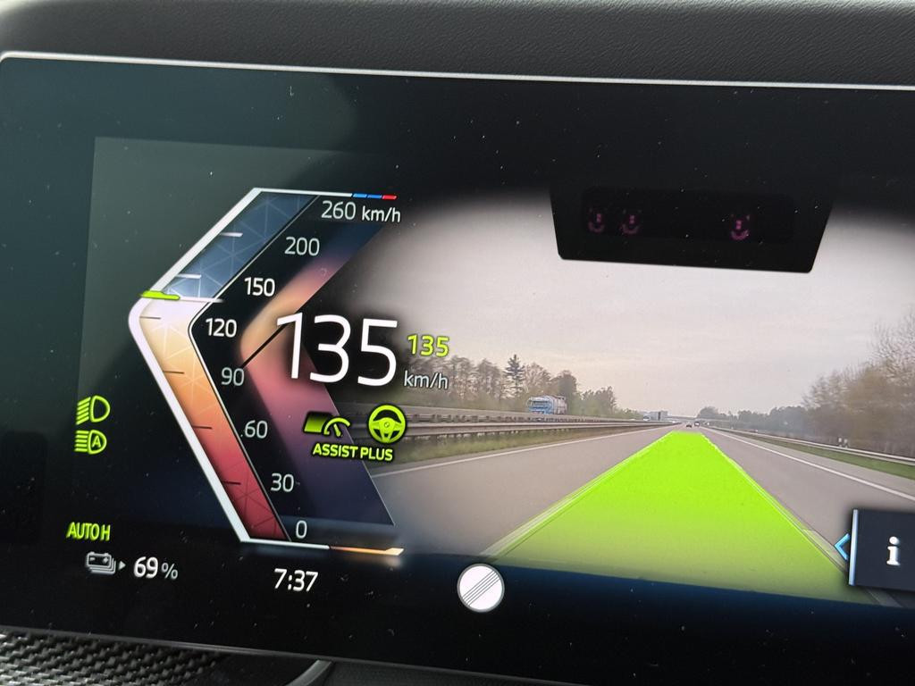 BMW i7