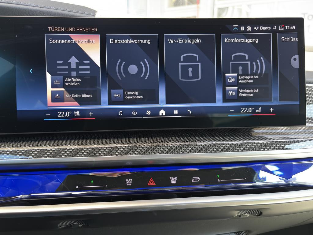 BMW i7