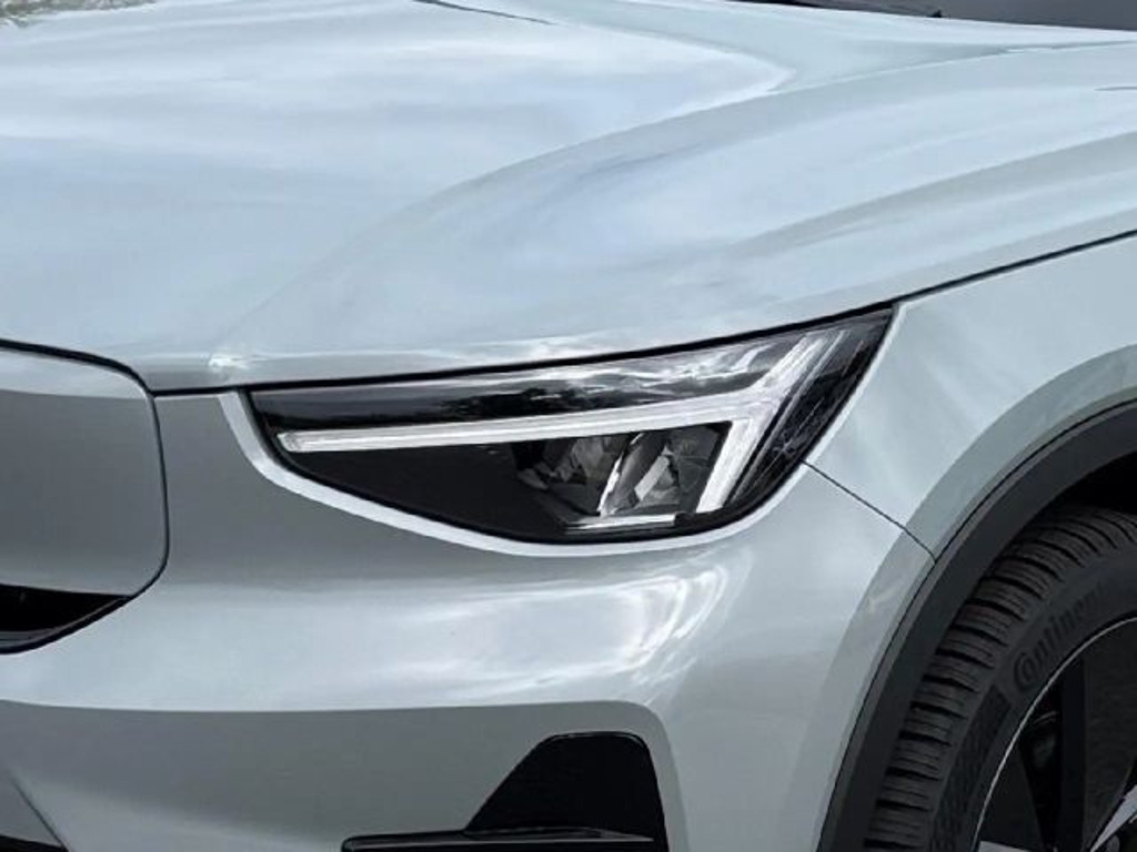 Volvo EX40