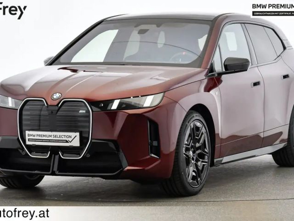 BMW iX M70