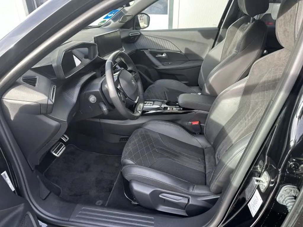 Peugeot e-2008