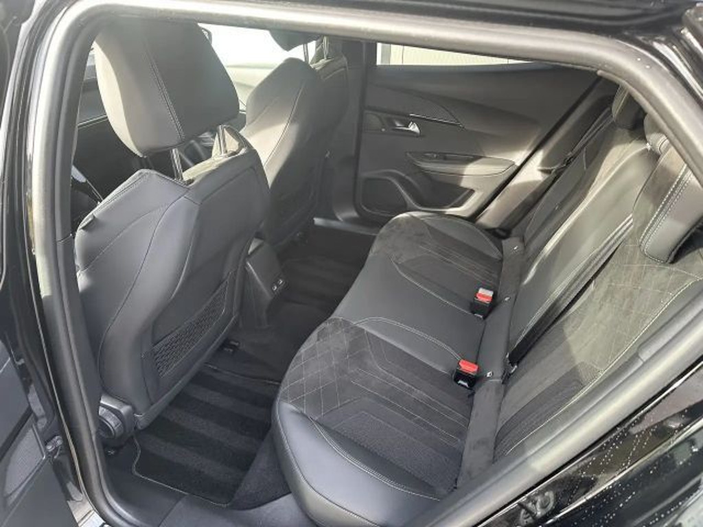 Peugeot e-2008