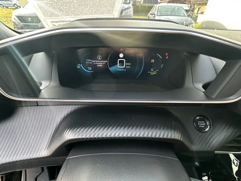 Peugeot e-2008