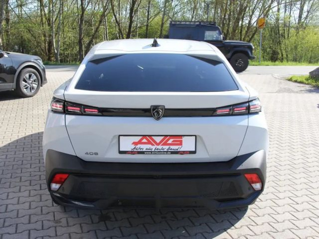 Peugeot 408
