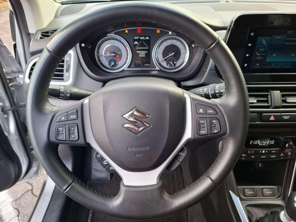Suzuki S-Cross