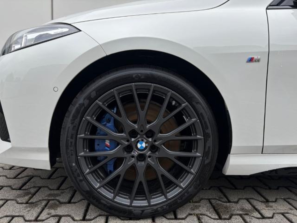 BMW M235