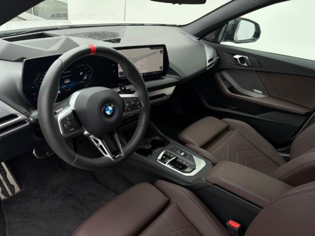 BMW M235