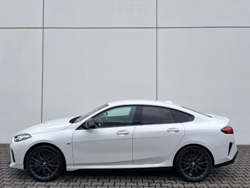 BMW M235