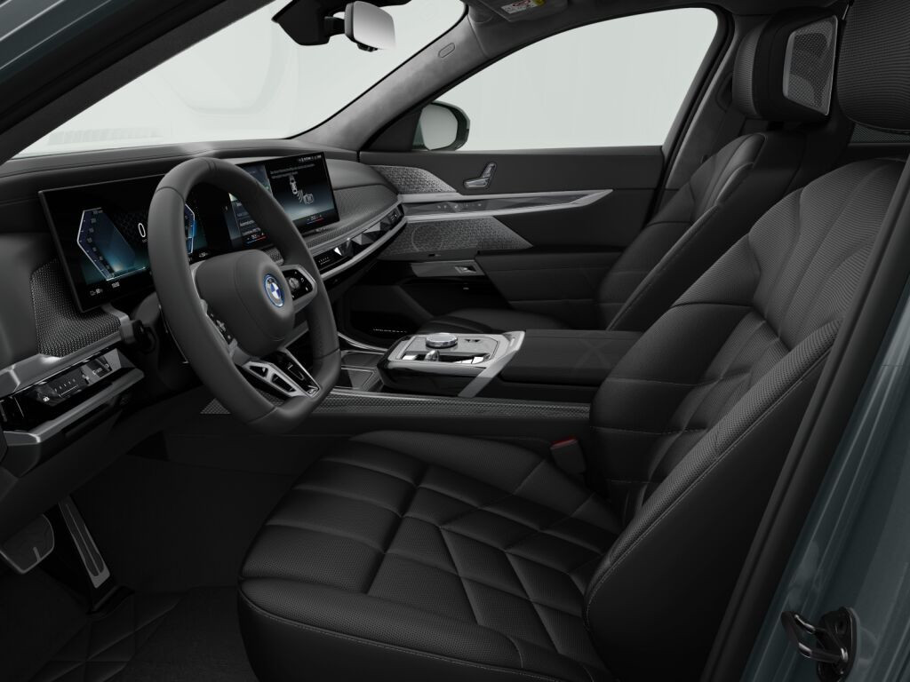 BMW i7