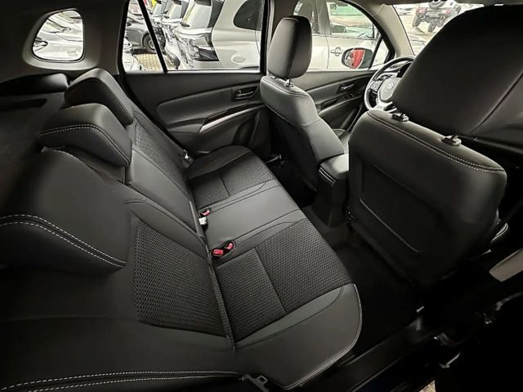 Suzuki S-Cross