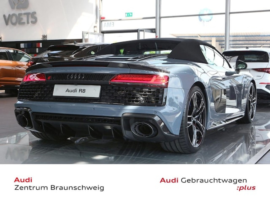 Audi R8