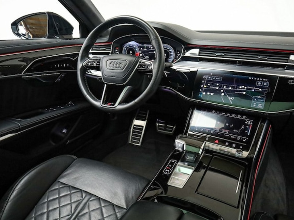 Audi S8