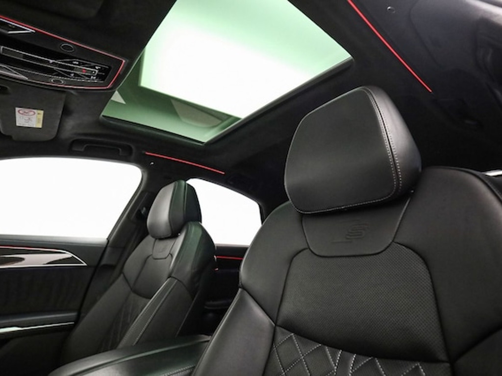 Audi S8