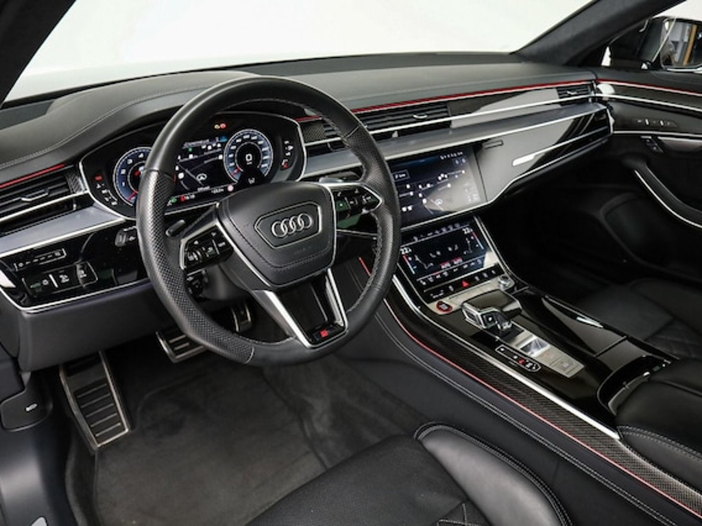 Audi S8