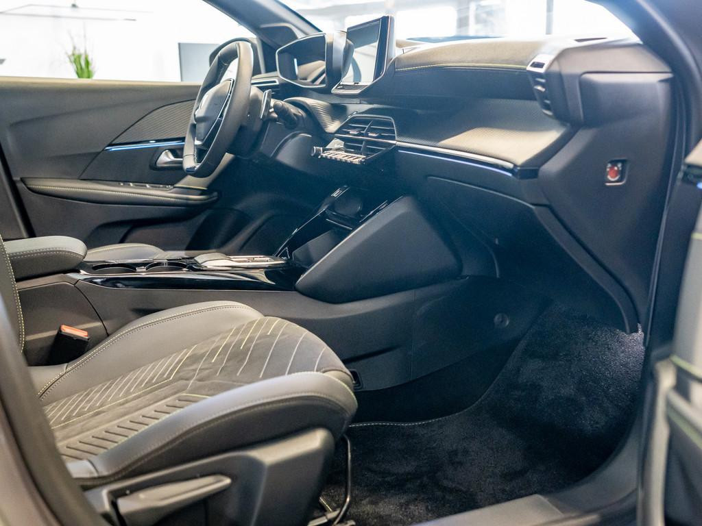 Peugeot e-208