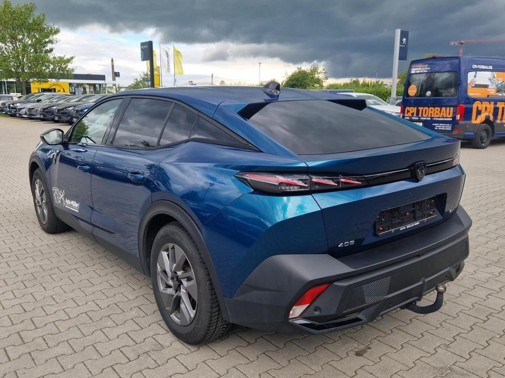 Peugeot 408