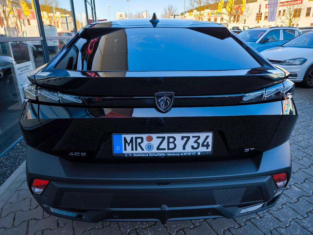 Peugeot 408