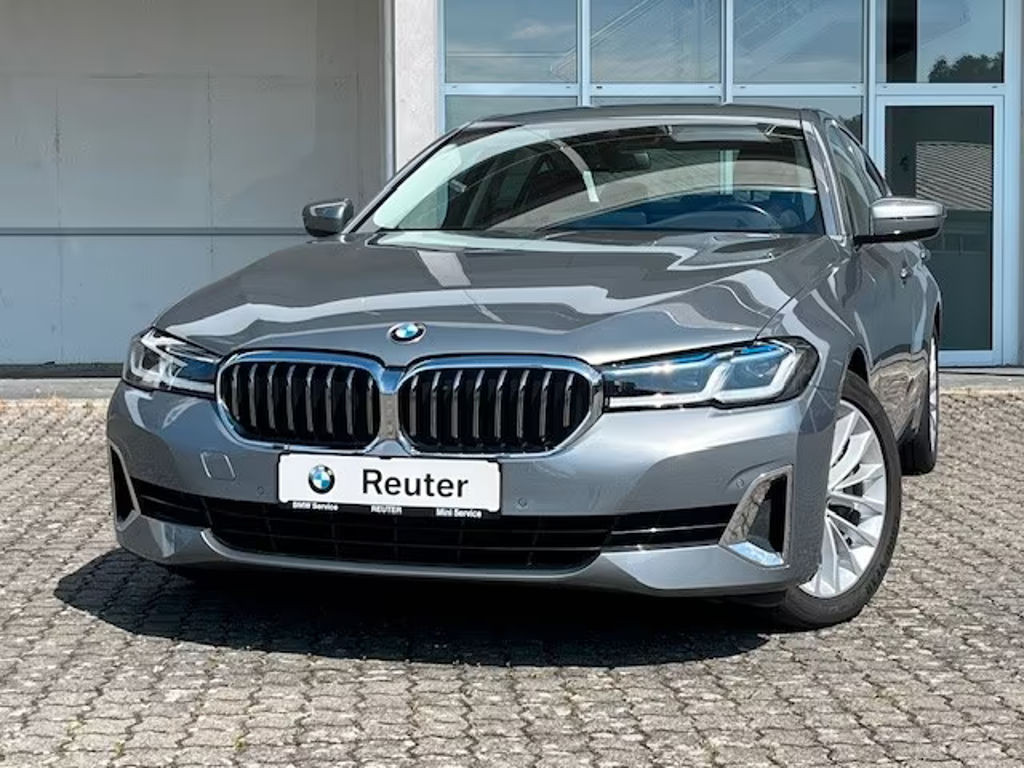 BMW 5 Serie 530 Luxury Line Sedan 530d