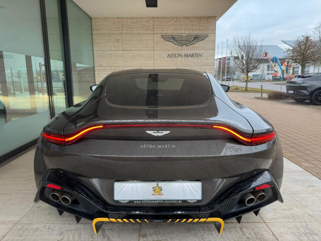 Aston Martin V8 Vantage