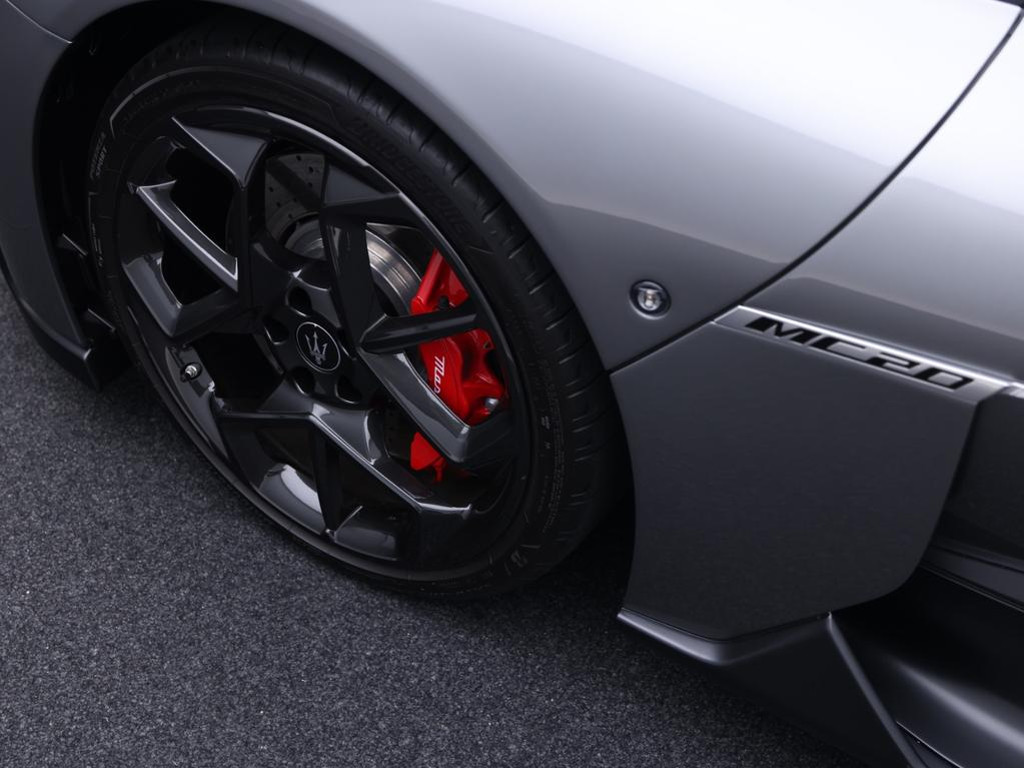 Maserati MC20