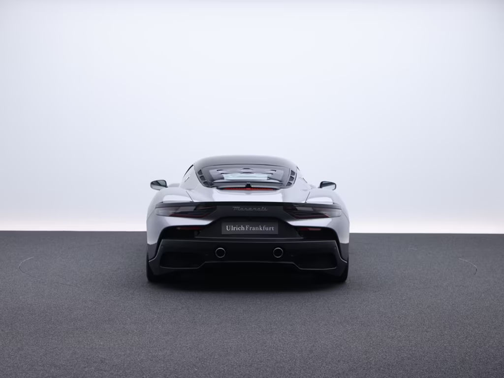 Maserati MC20