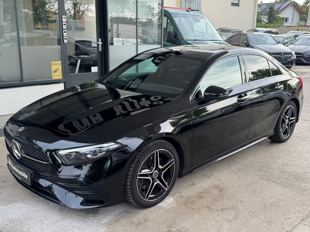 Mercedes-Benz A-Klasse A 220 AMG Line A 220 d