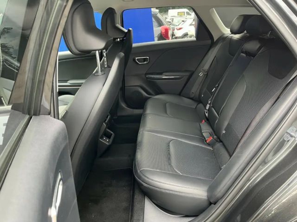 Kia K4