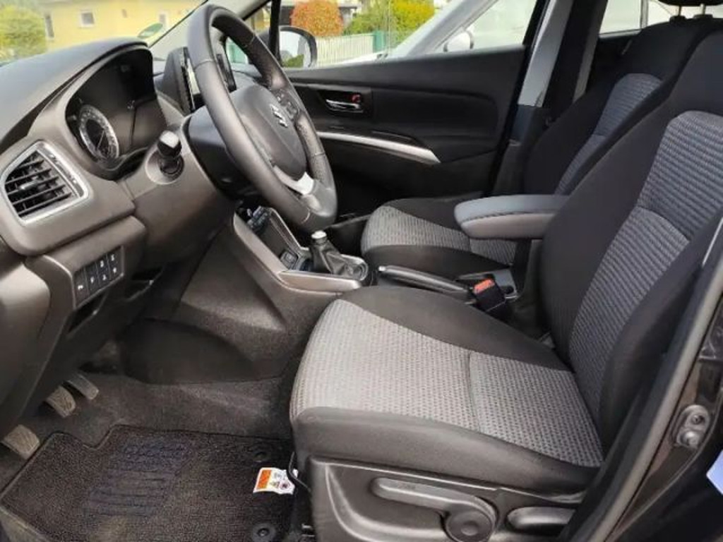 Suzuki S-Cross