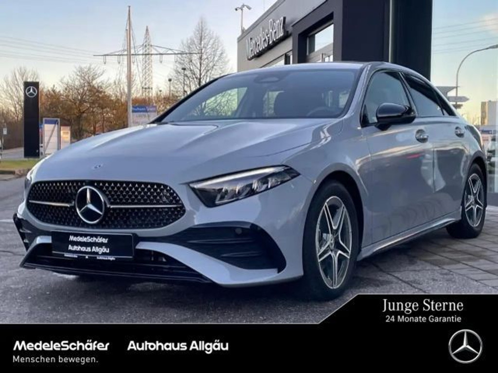 Mercedes-Benz A-Klasse A 200 AMG Line Limousine Lang