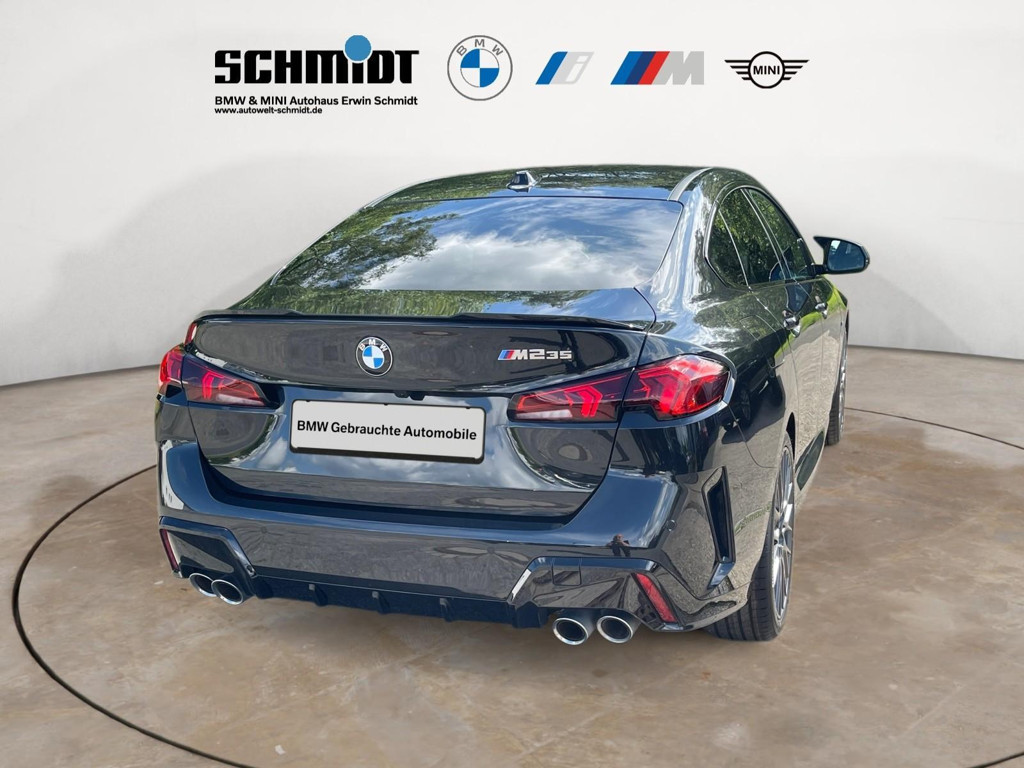 BMW M235