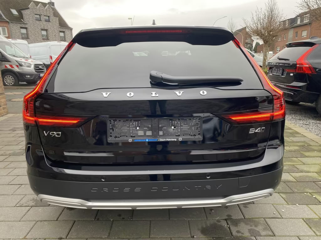 Volvo V90 Cross Country