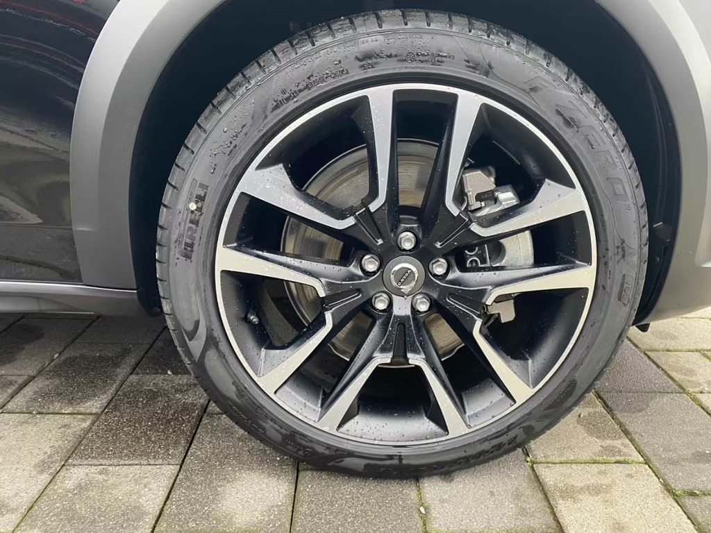 Volvo V90 Cross Country