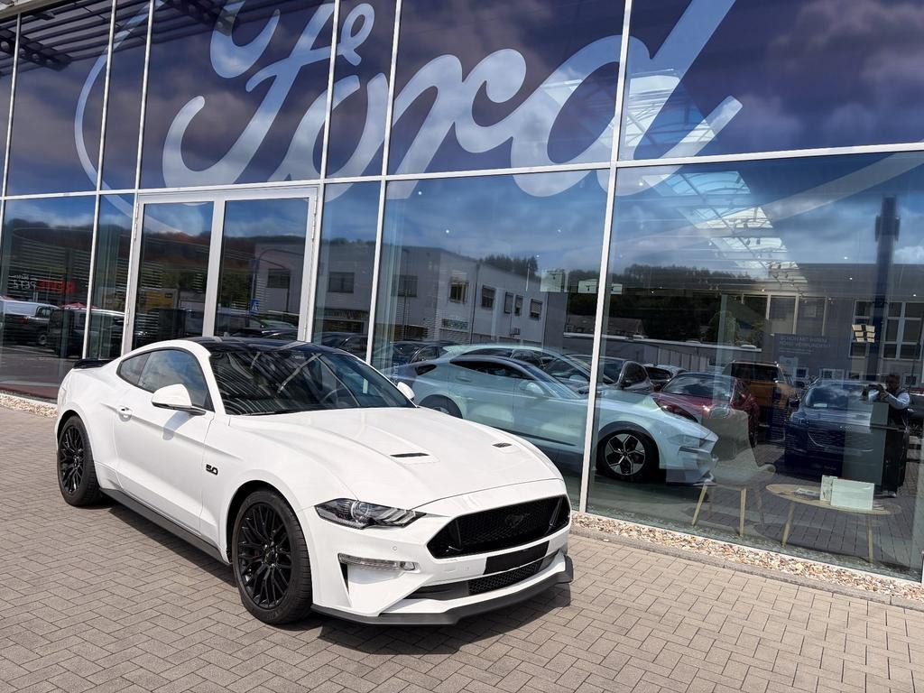 Ford Mustang Fastback GT 5.0 V8